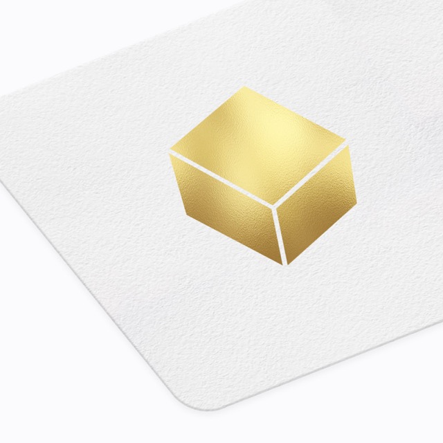 Creates reflective and luxurious looks.